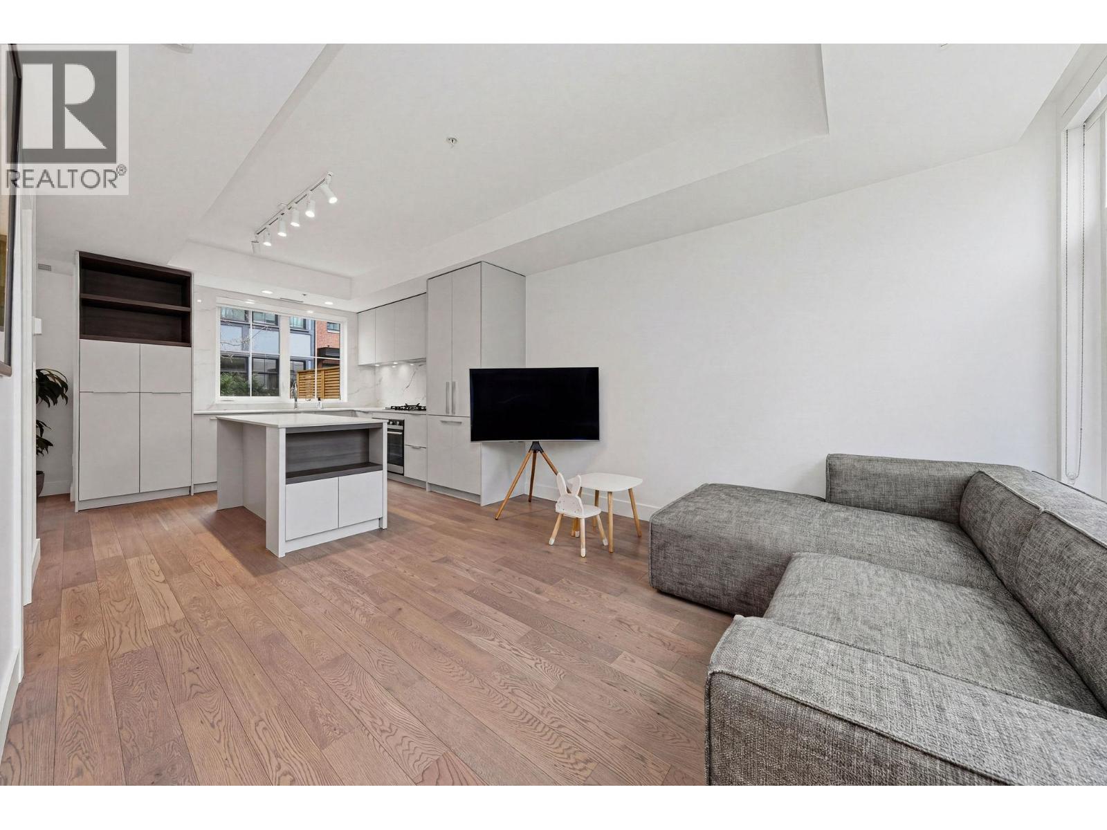 119 2070 CURLING ROAD