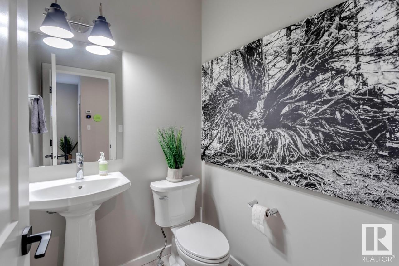 3 ASHBURY CR