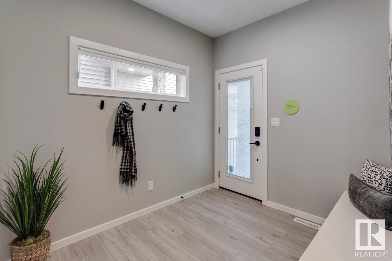 3 ASHBURY CR