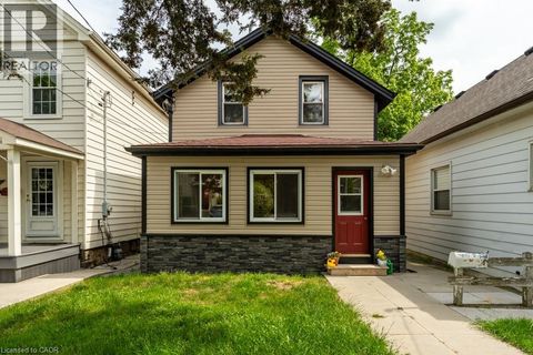 15 ADELAIDE Street Grimsby ON L3M1X2