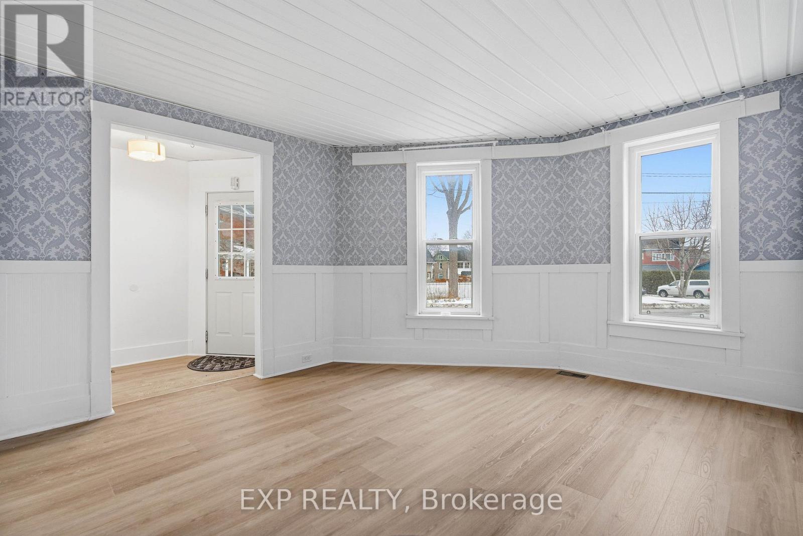 119 BECKWITH STREET N