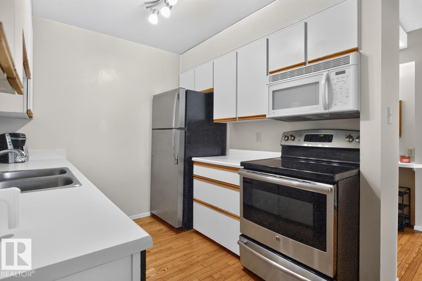#421 4404 122 ST NW NW