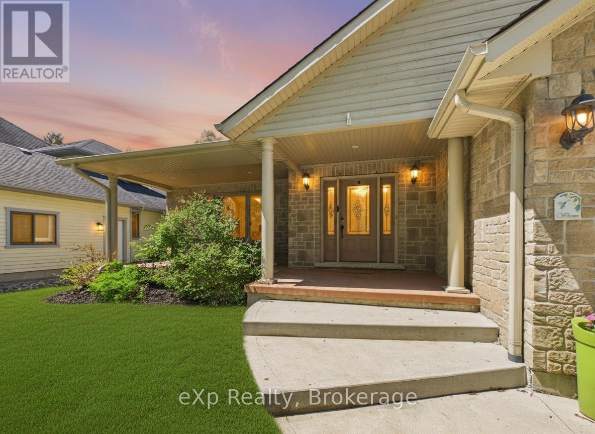 513 CREEKWOOD DRIVE