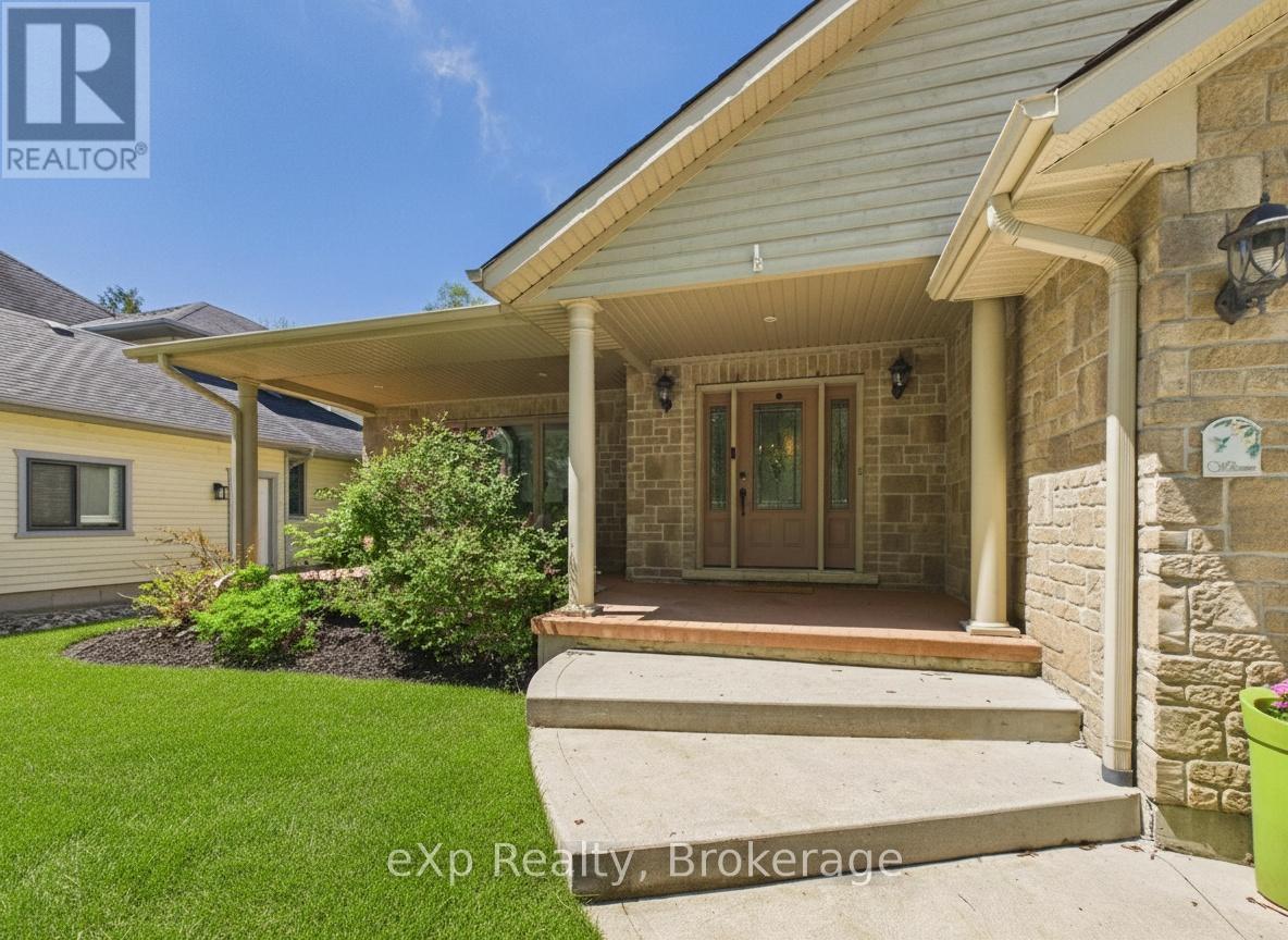 513 CREEKWOOD DRIVE