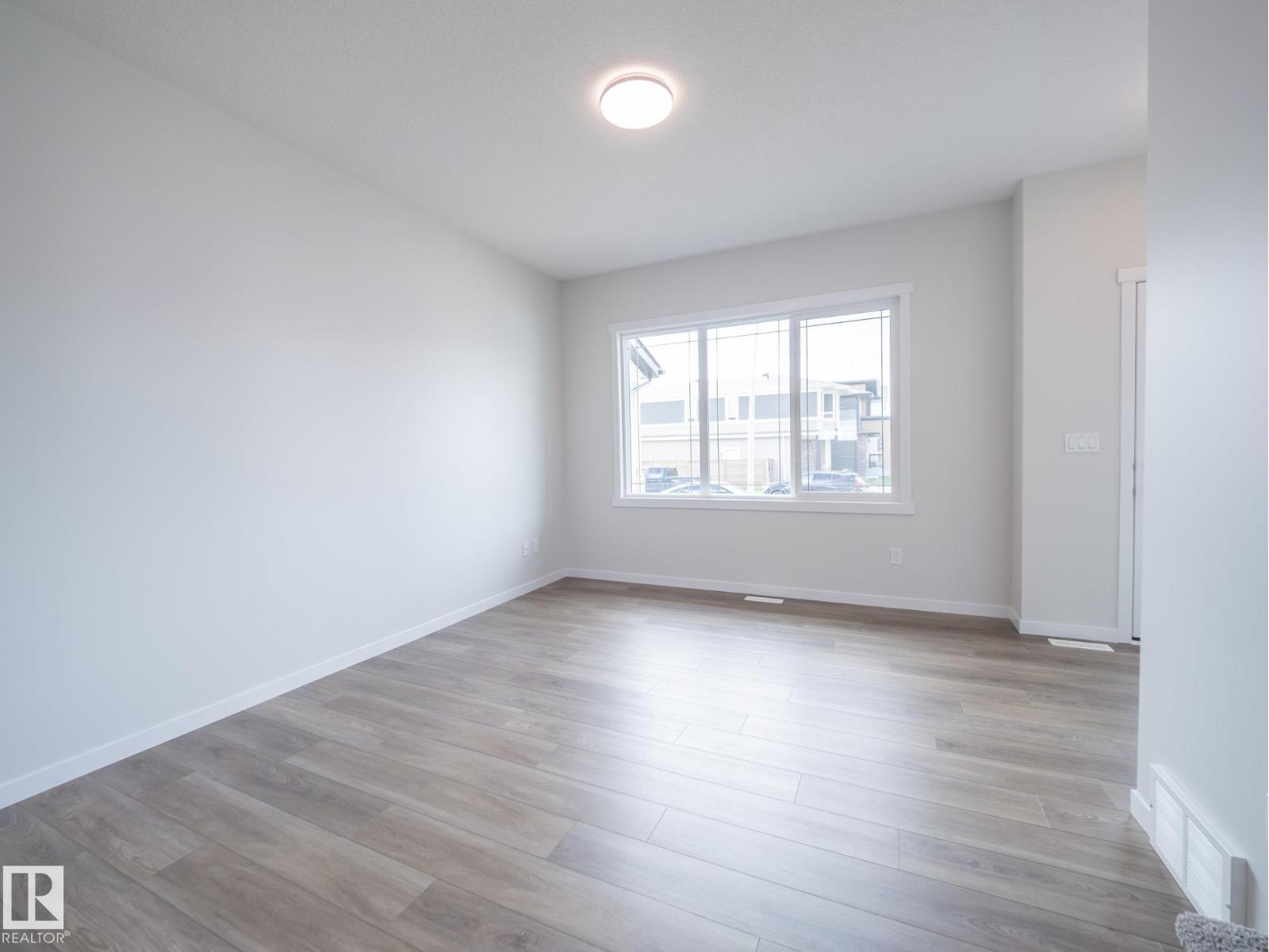 604 174 AV NE