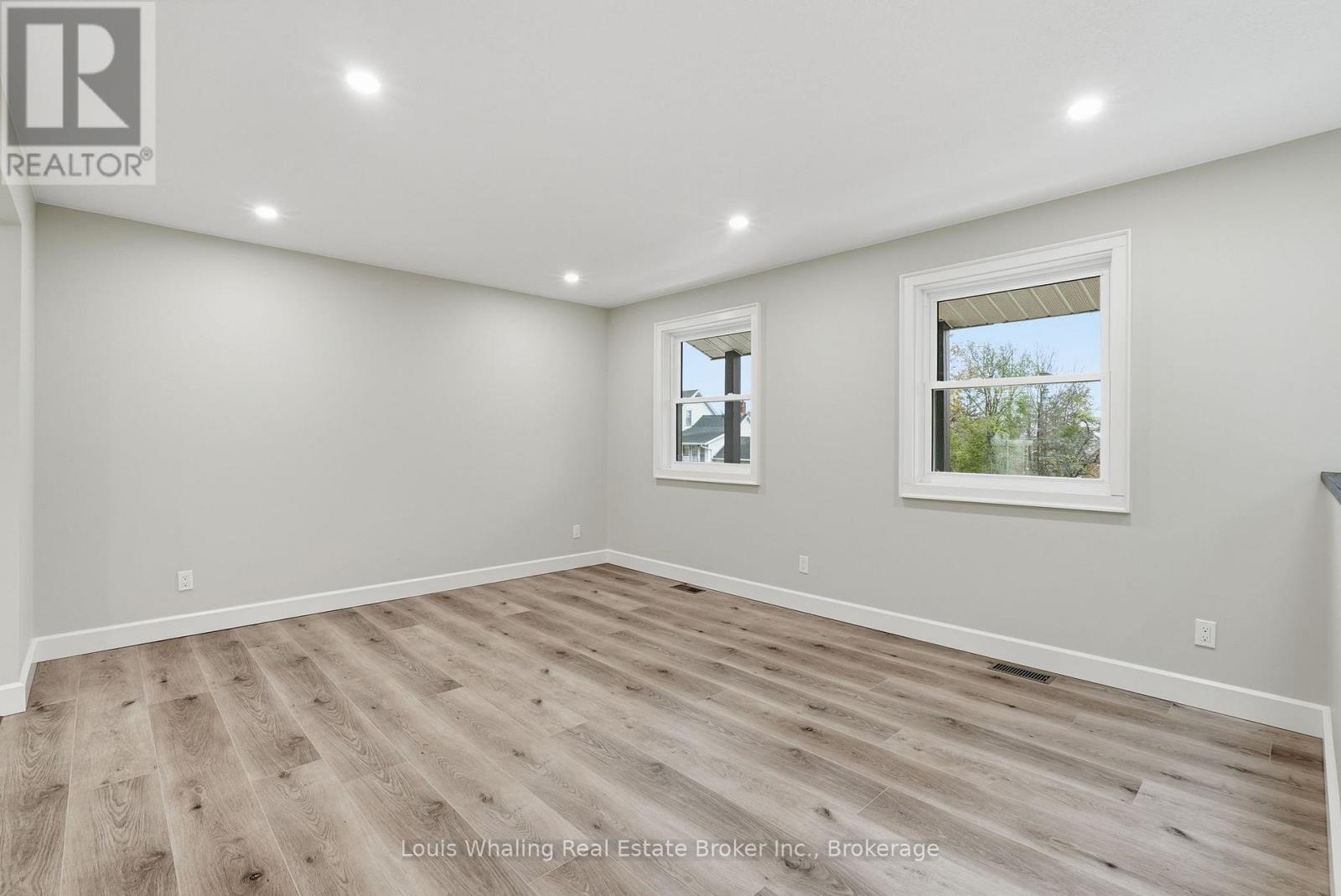 25 DIRSTEIN STREET N