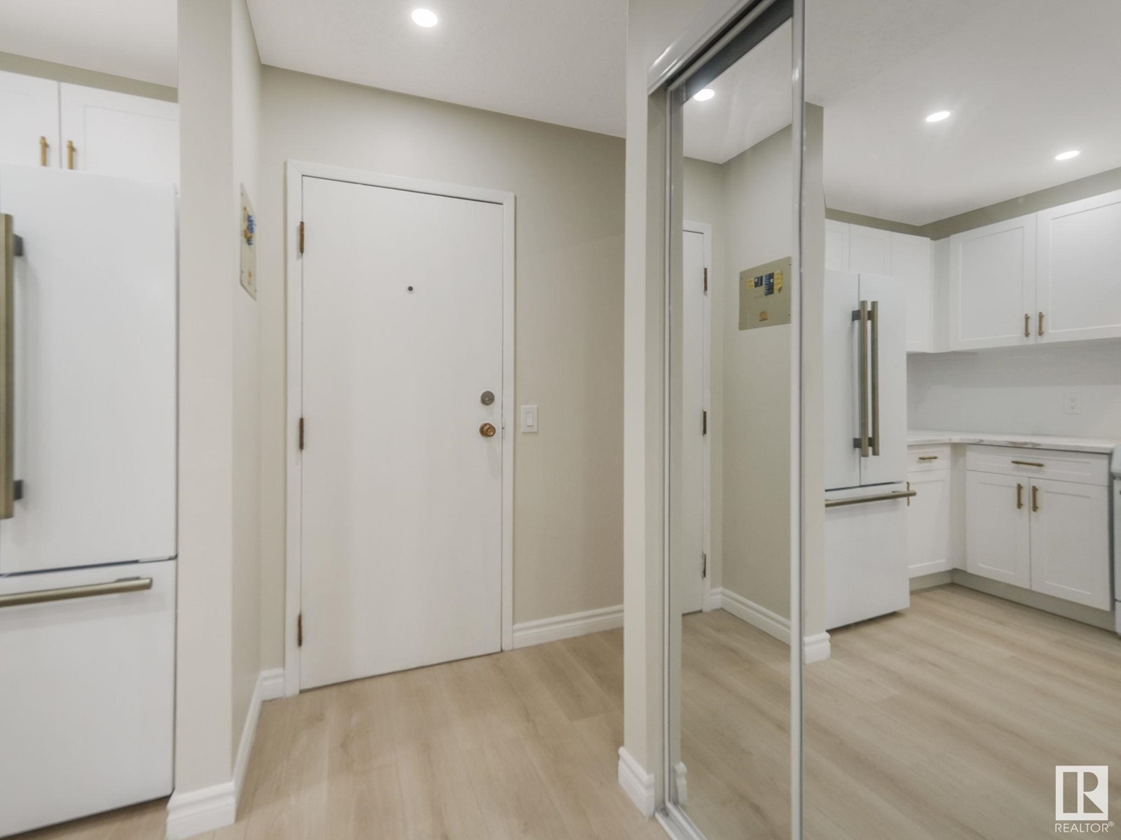 #303 14908 26 ST NW