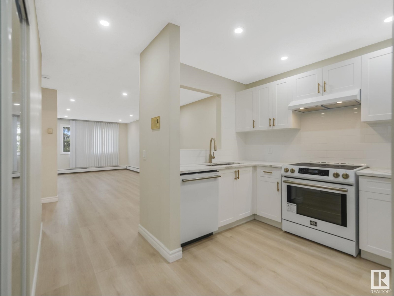 #303 14908 26 ST NW