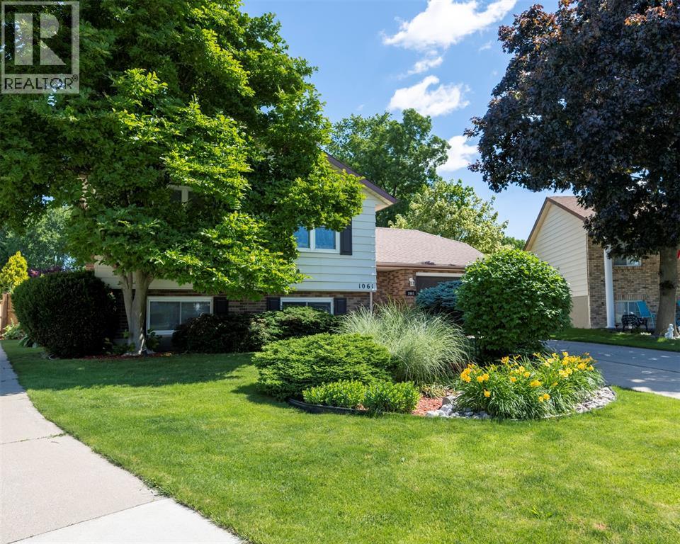1061 BRIMWOOD CRESCENT