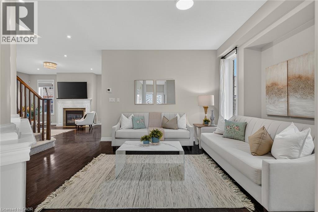 100 GARINGER Crescent
