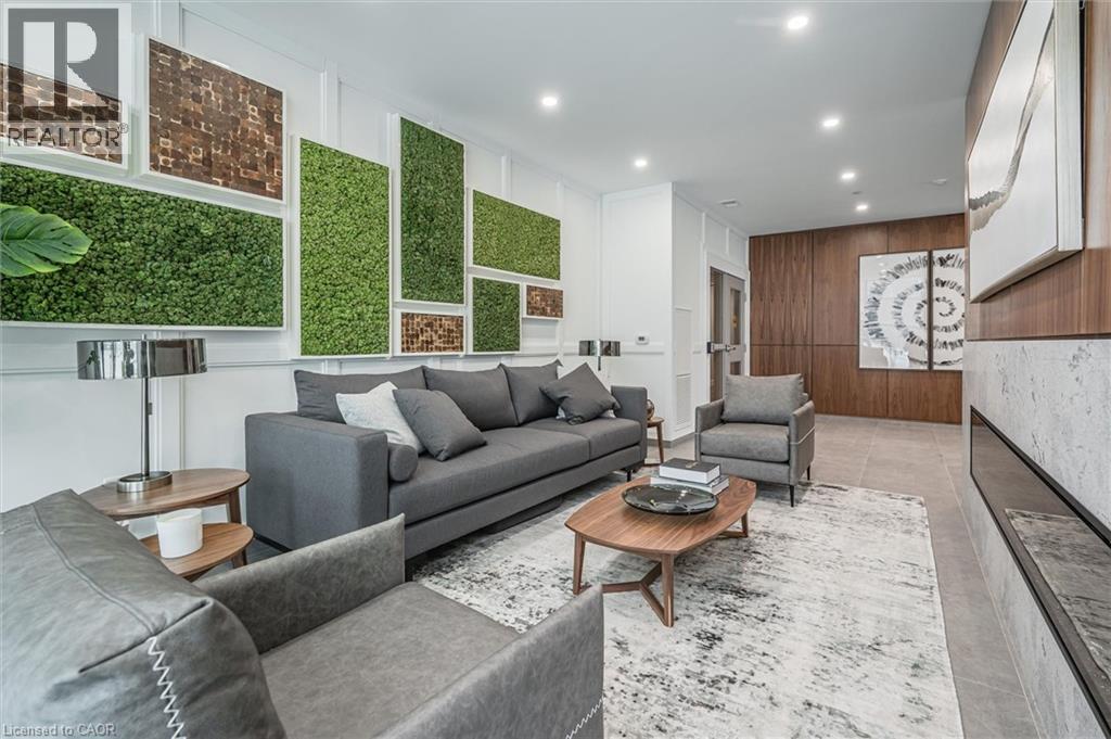 1880 GORDON Street Unit# 204