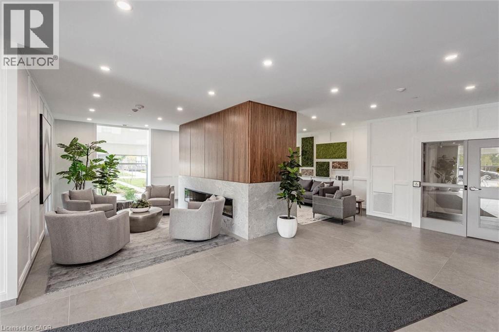 1880 GORDON Street Unit# 204