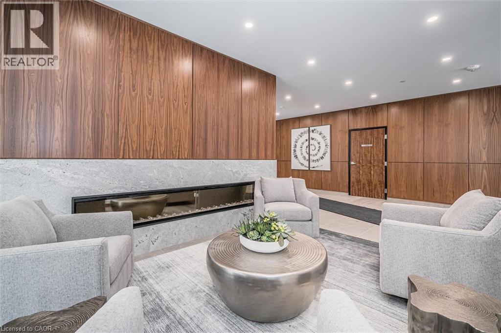 1880 GORDON Street Unit# 204