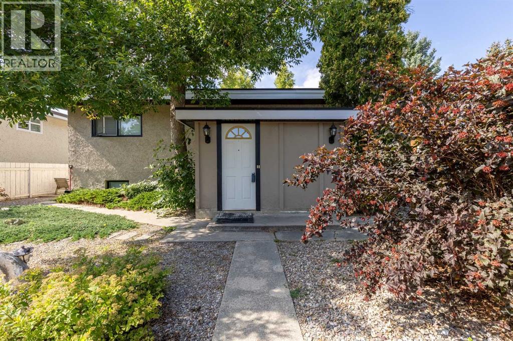 1217 & 1219 Glacier Drive S