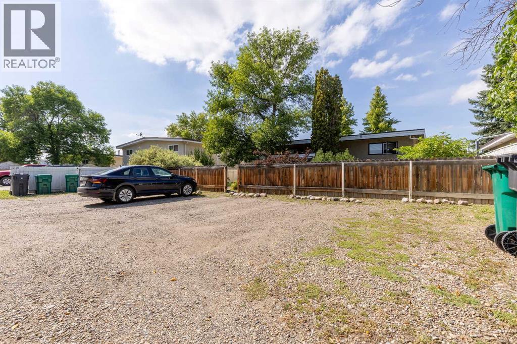 1217 & 1219 Glacier Drive S
