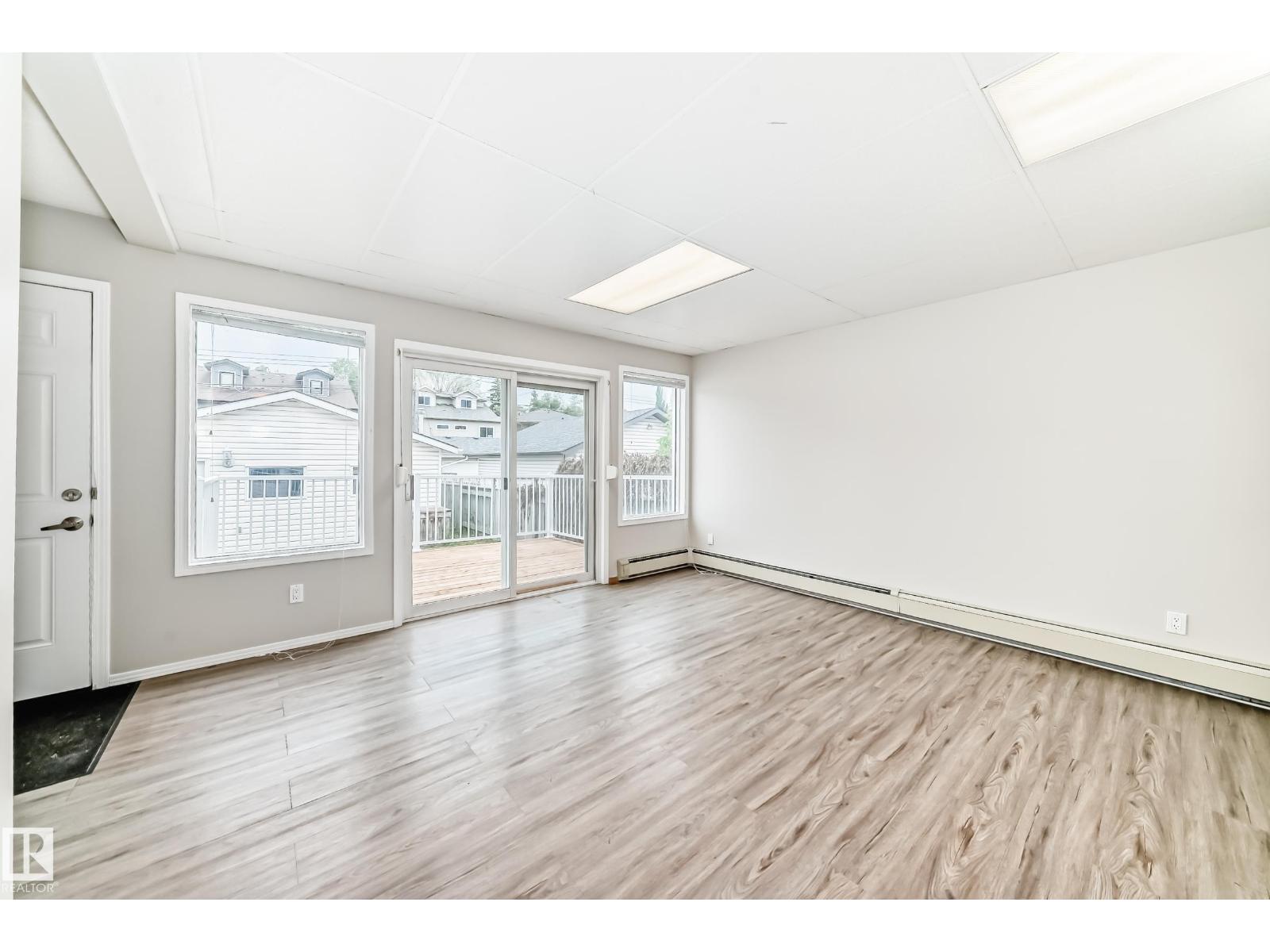 10735 68 AV NW