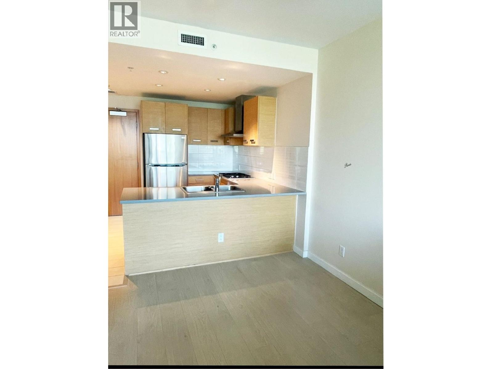 511 8080 CAMBIE ROAD