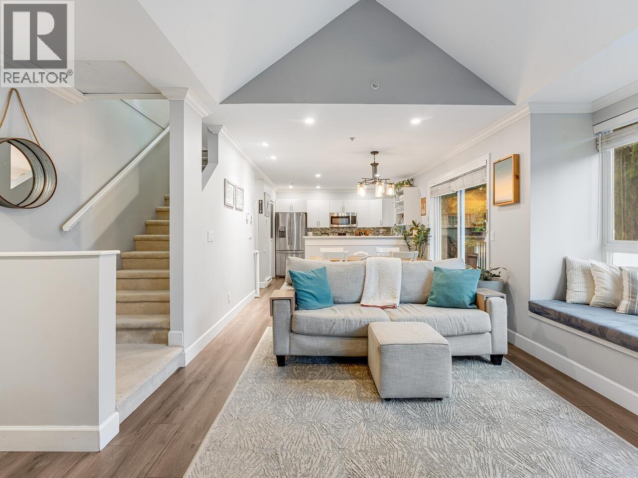 18 1073 LYNN VALLEY ROAD