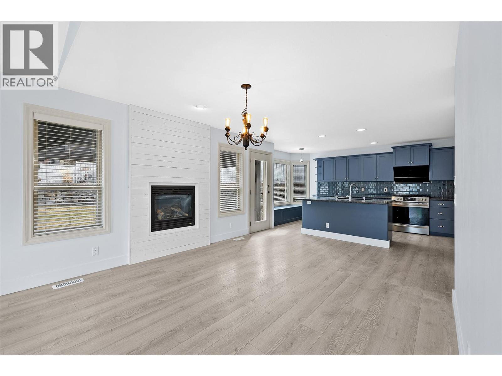 5095 Windsong Crescent