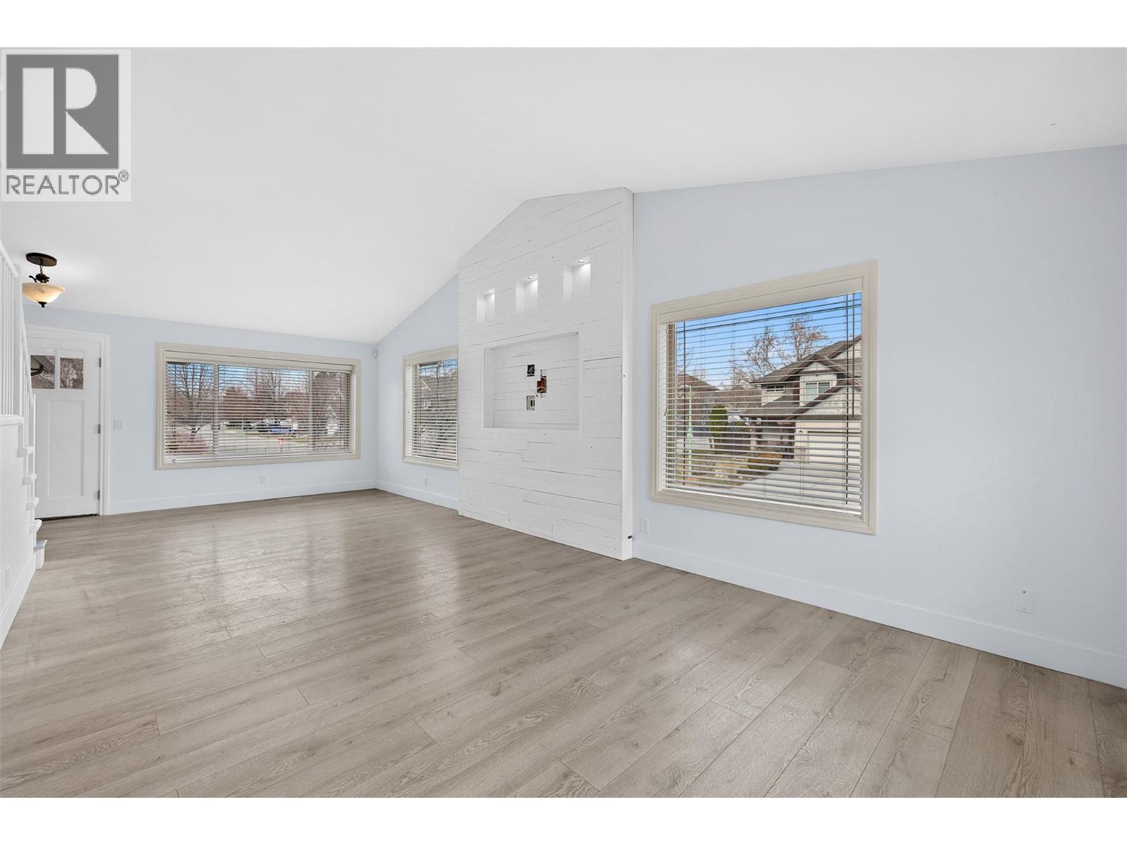 5095 Windsong Crescent