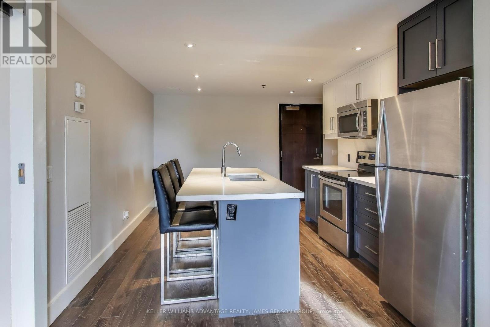 C224 - 330 PHILLIP STREET