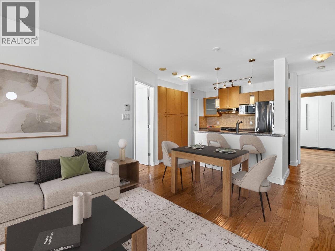 907 124 W 1ST STREET