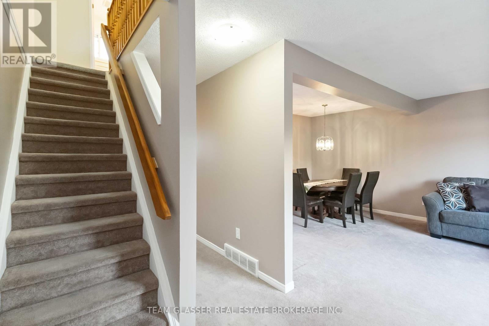 63 - 1990 WAVELL STREET