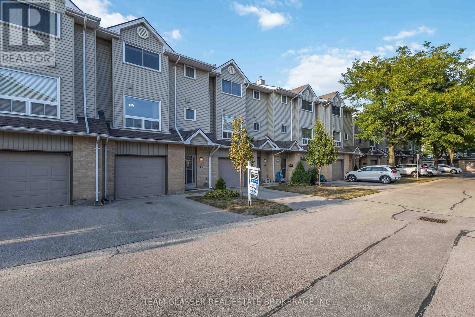 63 - 1990 WAVELL STREET