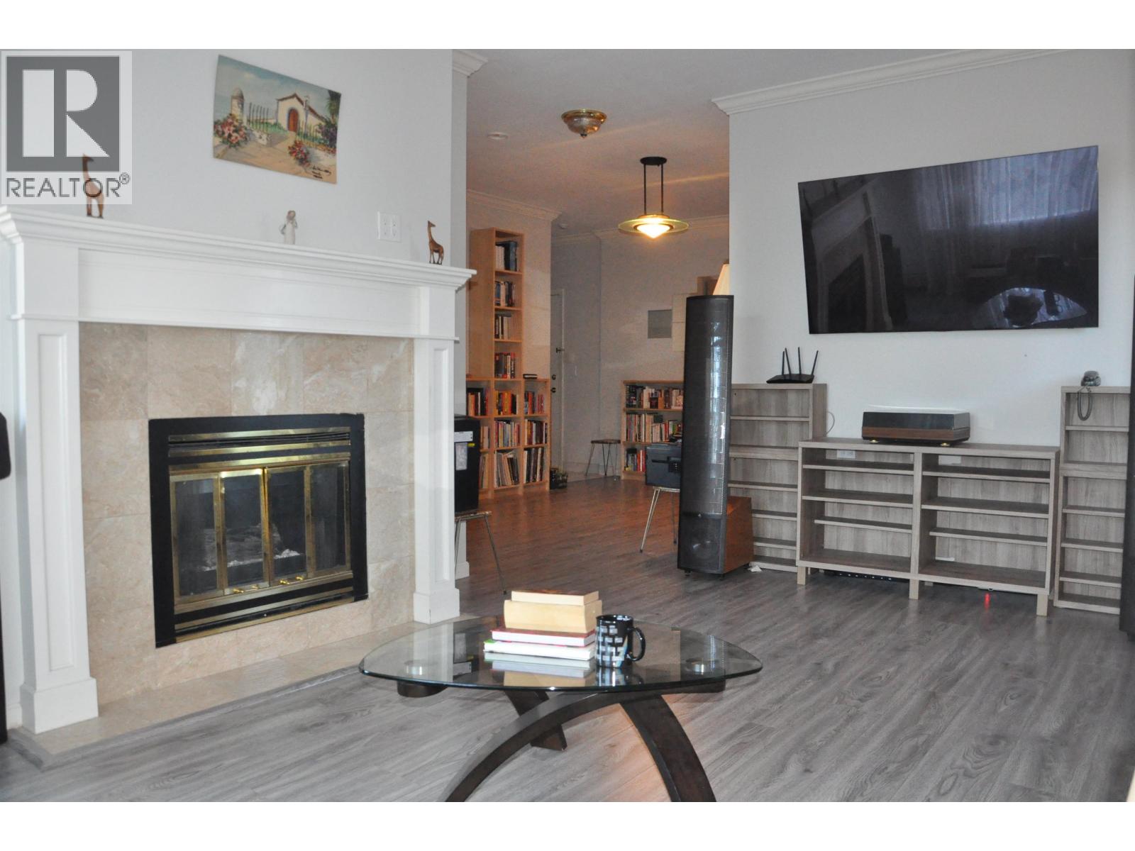 209 6688 BURLINGTON AVENUE