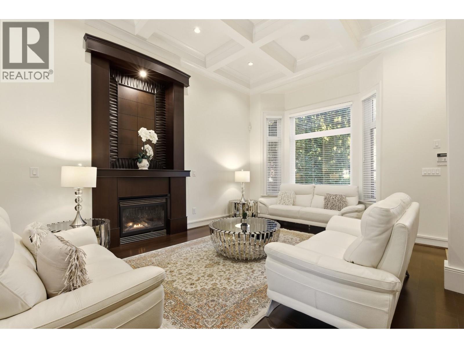 1017 CANYON BOULEVARD