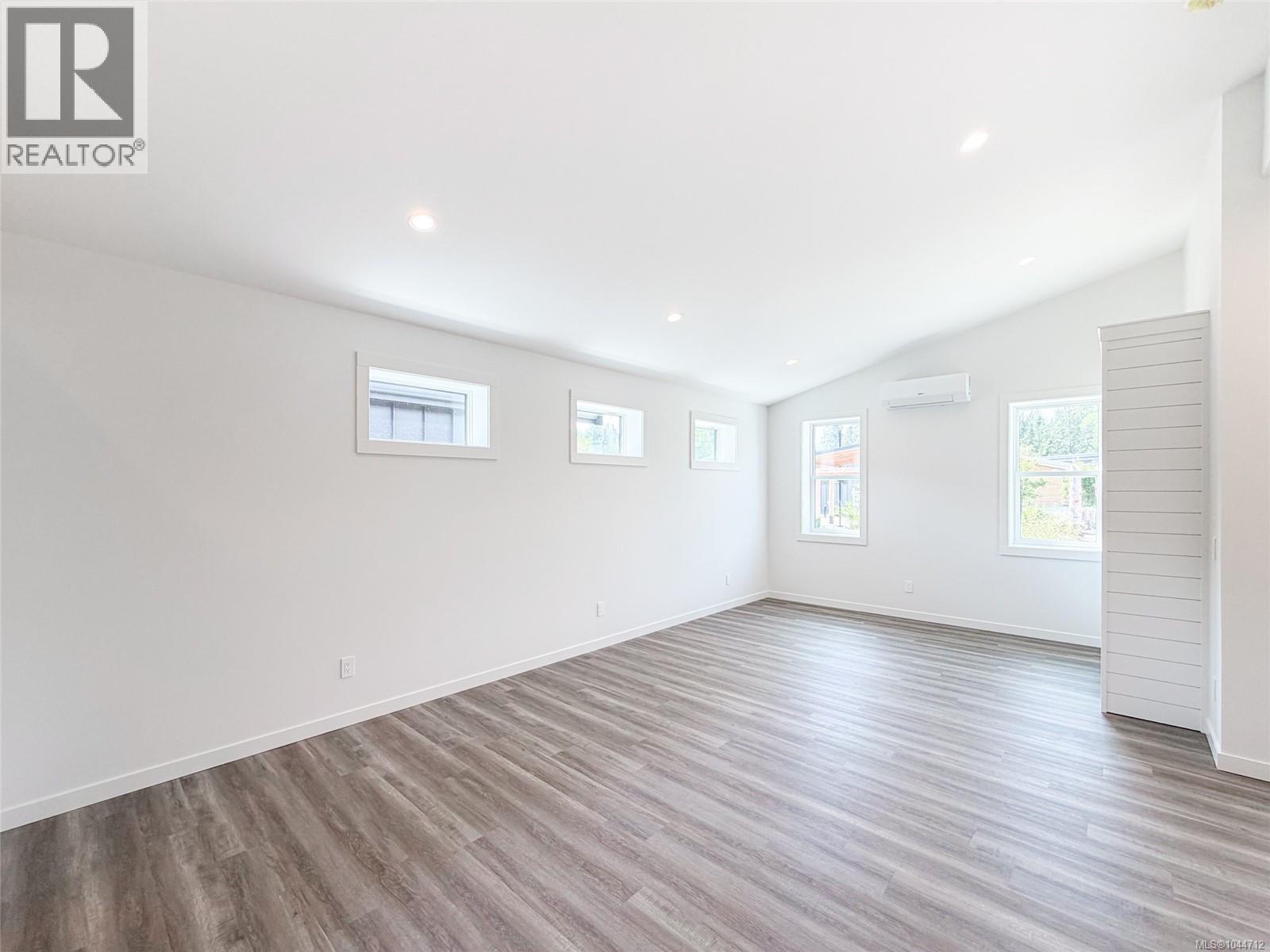 54 3025 Royston Rd
