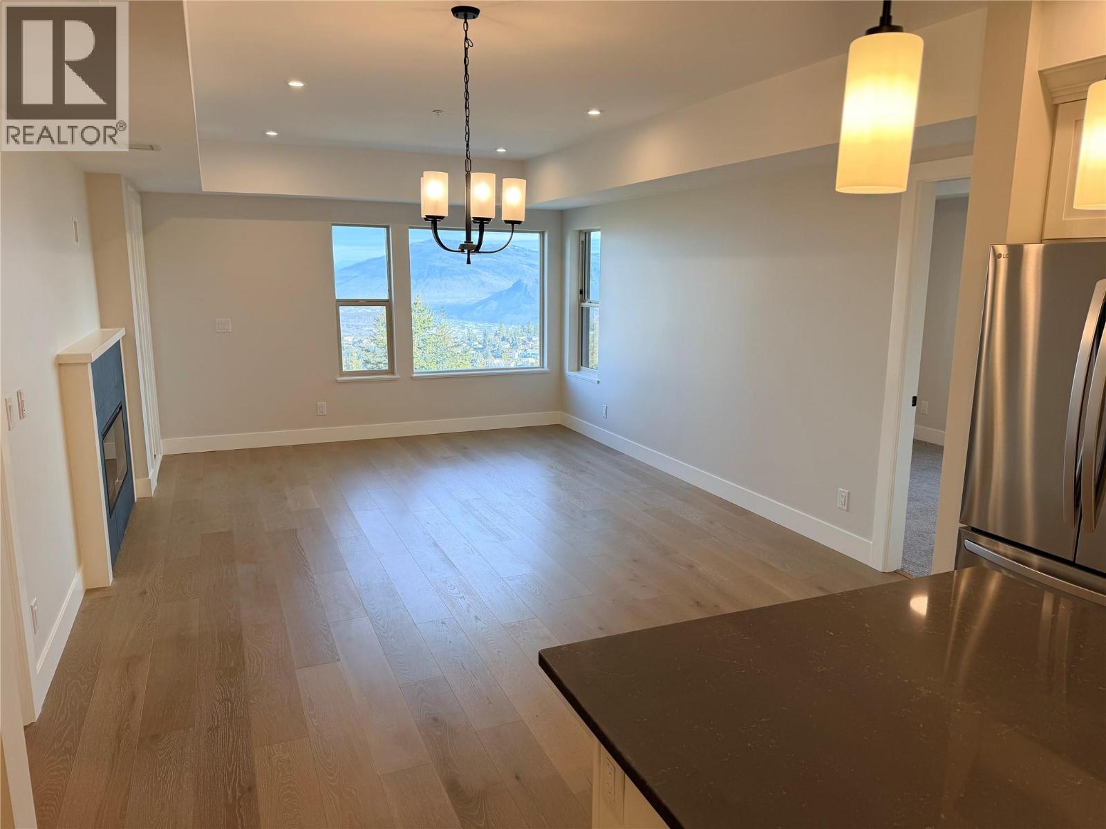 2171 Van Horne Drive Unit# 202