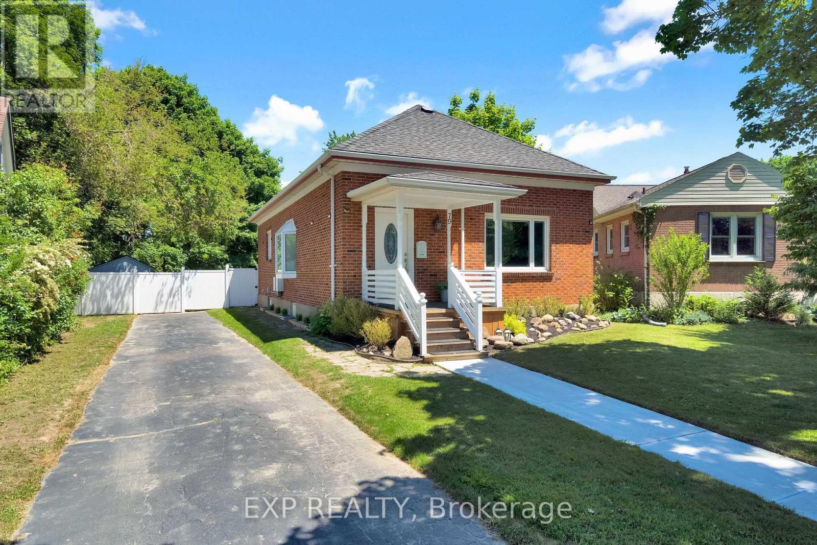 79 HEATHER PLACE