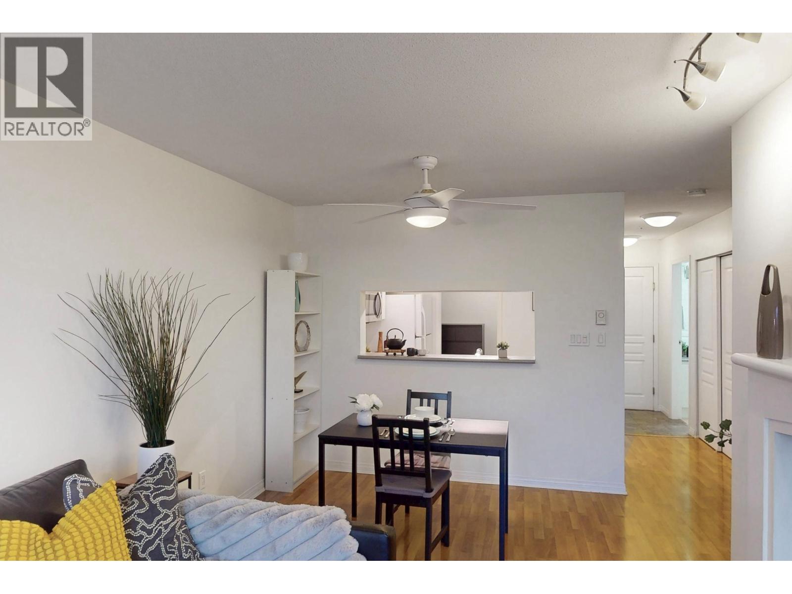 302 8420 JELLICOE STREET