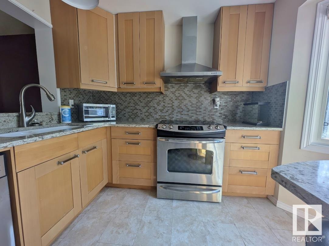 2117 141 AV NW