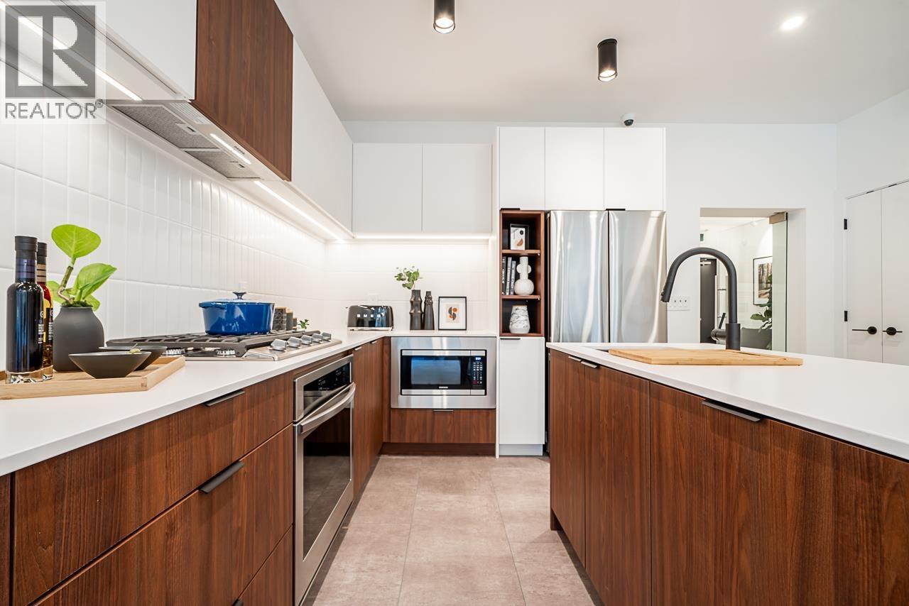 108 623 KEMSLEY AVENUE