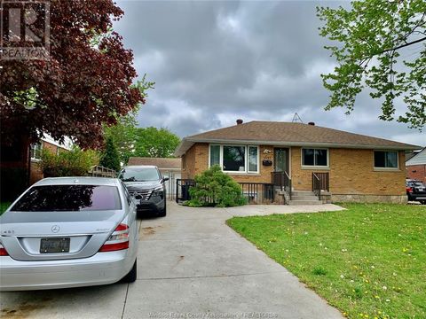 3633 McKay AVENUE Windsor ON N9E2S3