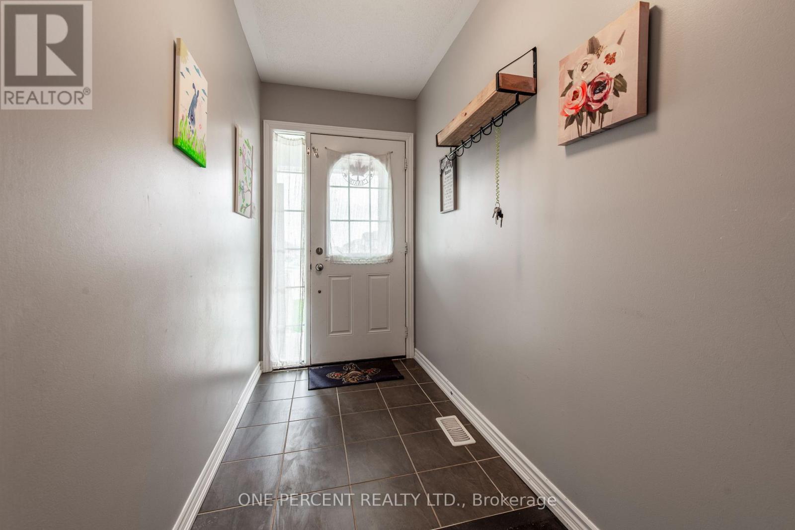 360 ARMSTRONG STREET W