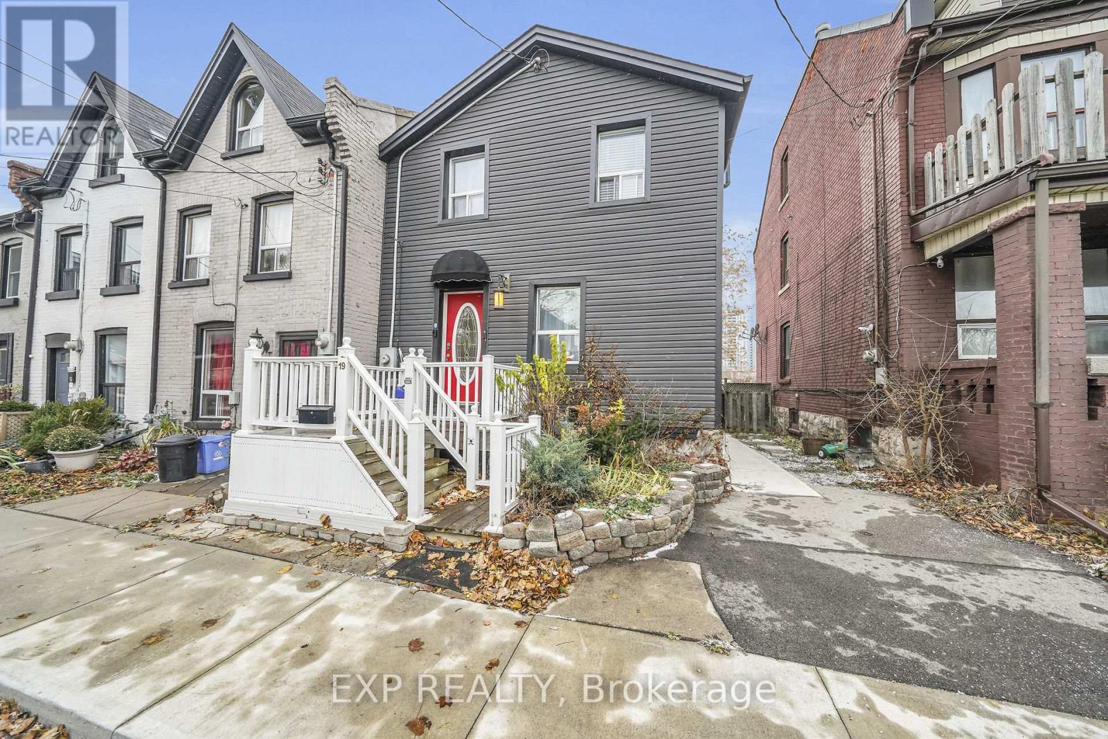 19 RAILWAY STREET