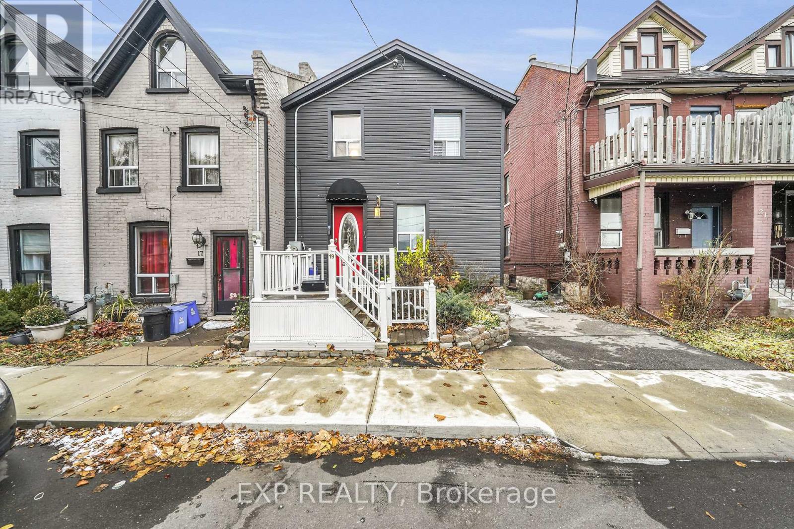19 RAILWAY STREET