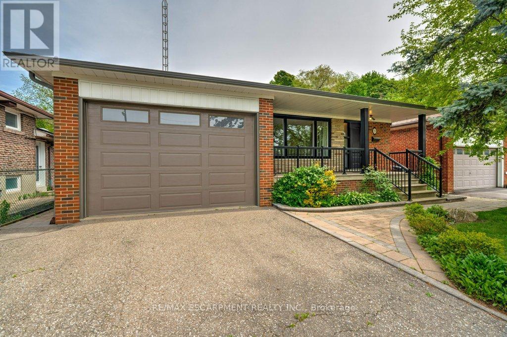 3 HENTOB COURT