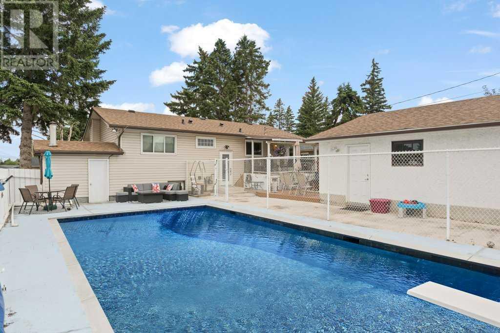 235 Allan Crescent SE