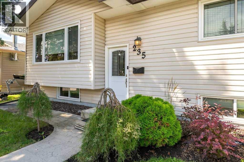 235 Allan Crescent SE