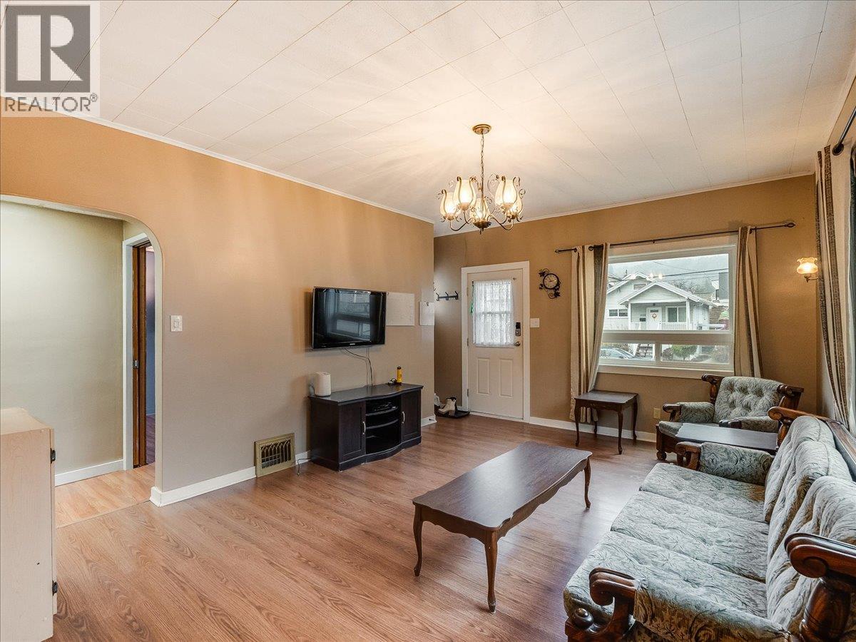 1550 Columbia Avenue