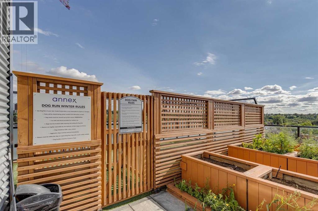 906, 327 9A Street NW