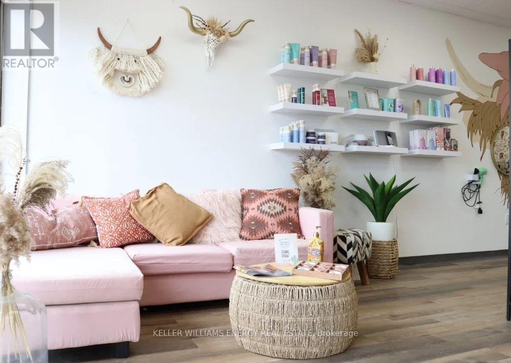 652 DUNDAS STREET EAST STREET E