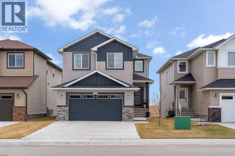 838 Edgefield Street Strathmore AB T0J1Y0