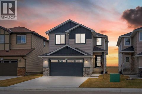 838 Edgefield Street Strathmore AB T0J1Y0