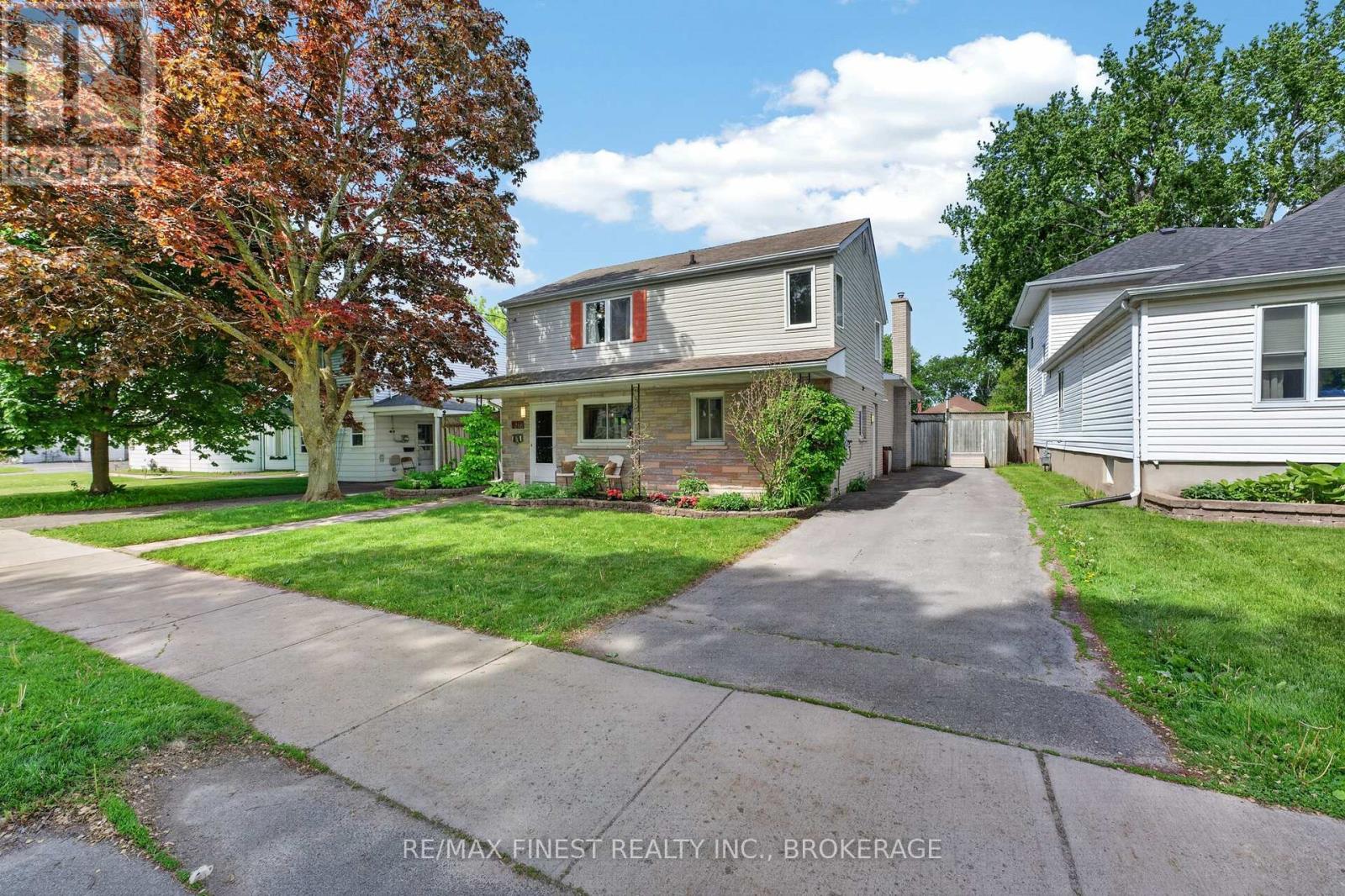 218 KINGSCOURT AVENUE