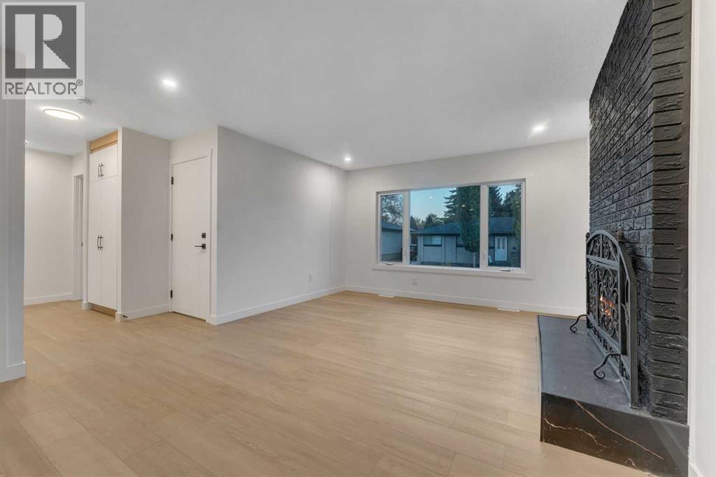 352 Lysander Place SE